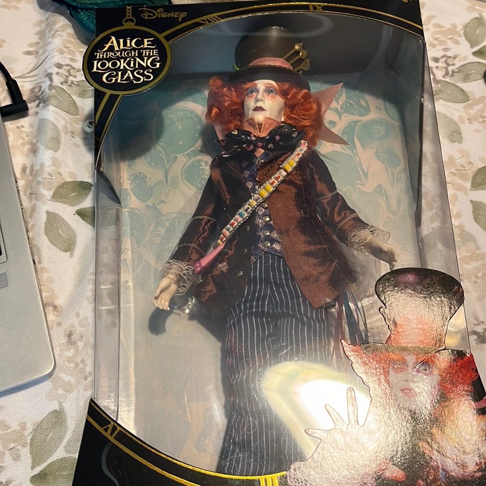 Disney Alice through the looking glass mad hatter
